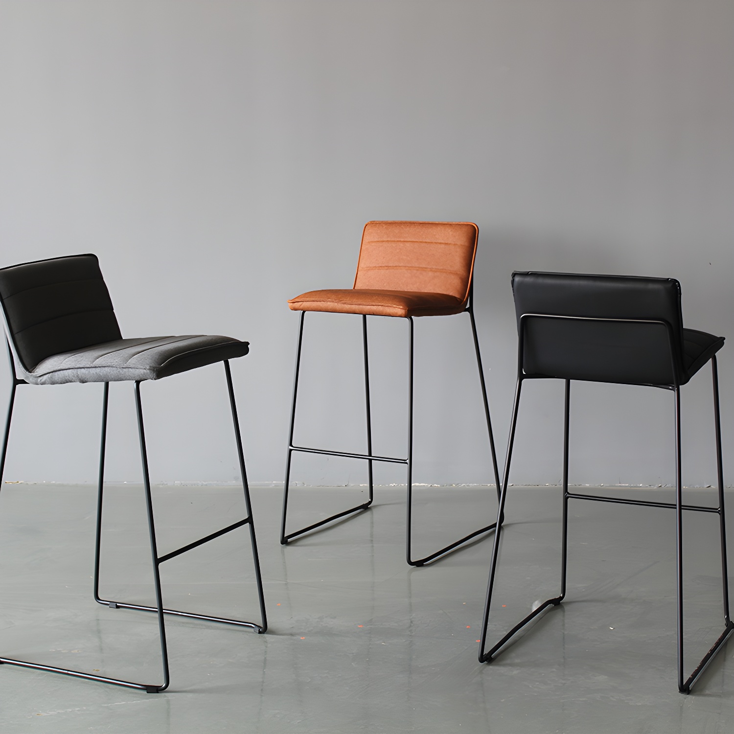 Modern Low Back Restaurant Stool Matte Finish Leather Barstool