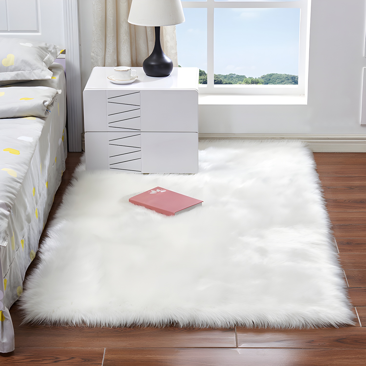 Simple Plain Rug Polyester Shag Indoor Carpet Pet Friendly Carpet for Adult's Bedroom