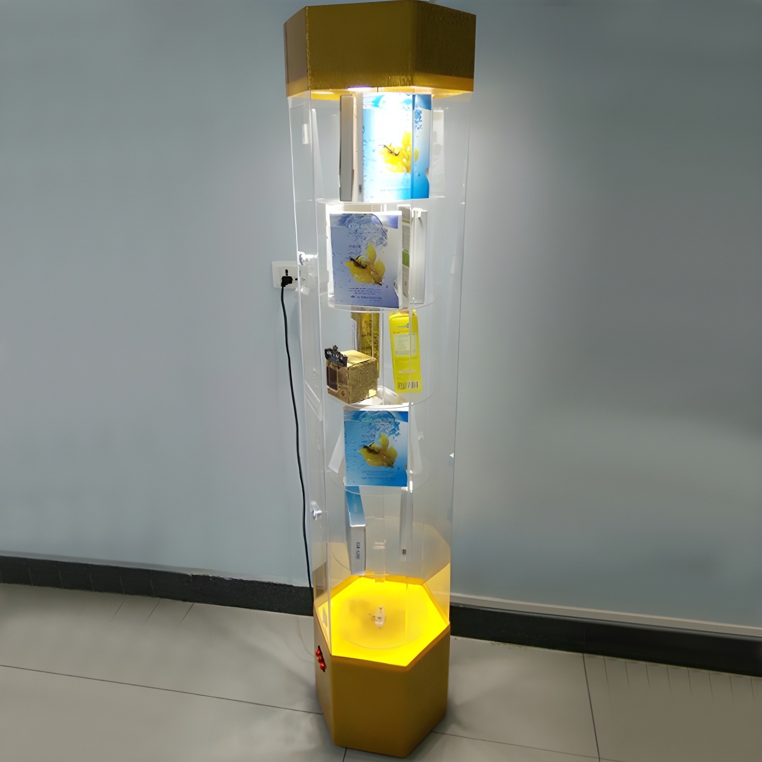 Modern Curio Cabinet Glass Locking Door Display Stand with 5 Shelves