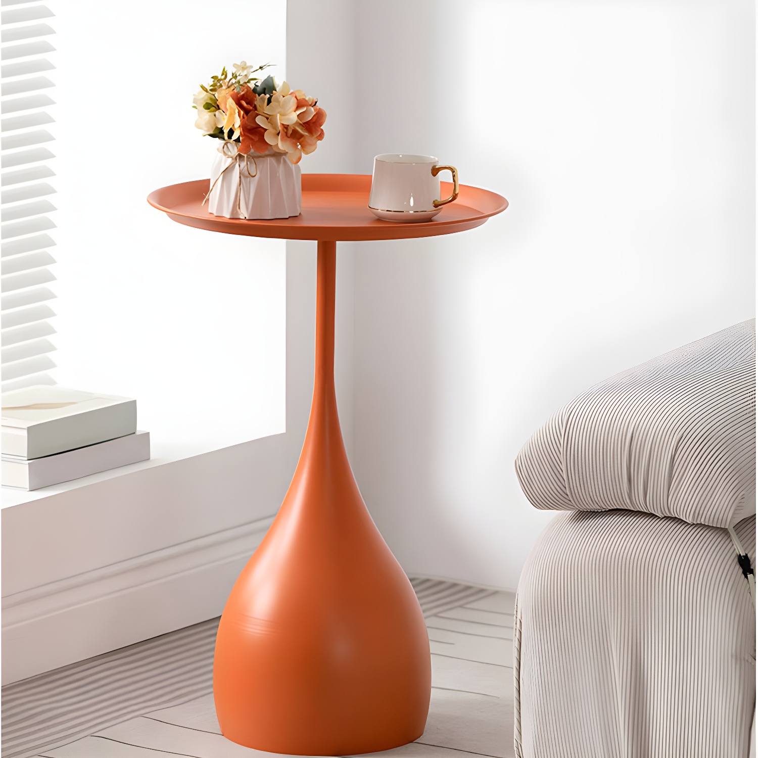 Mid-century Modern Round Modern Style Metal Table with Pedestal Base Side Table