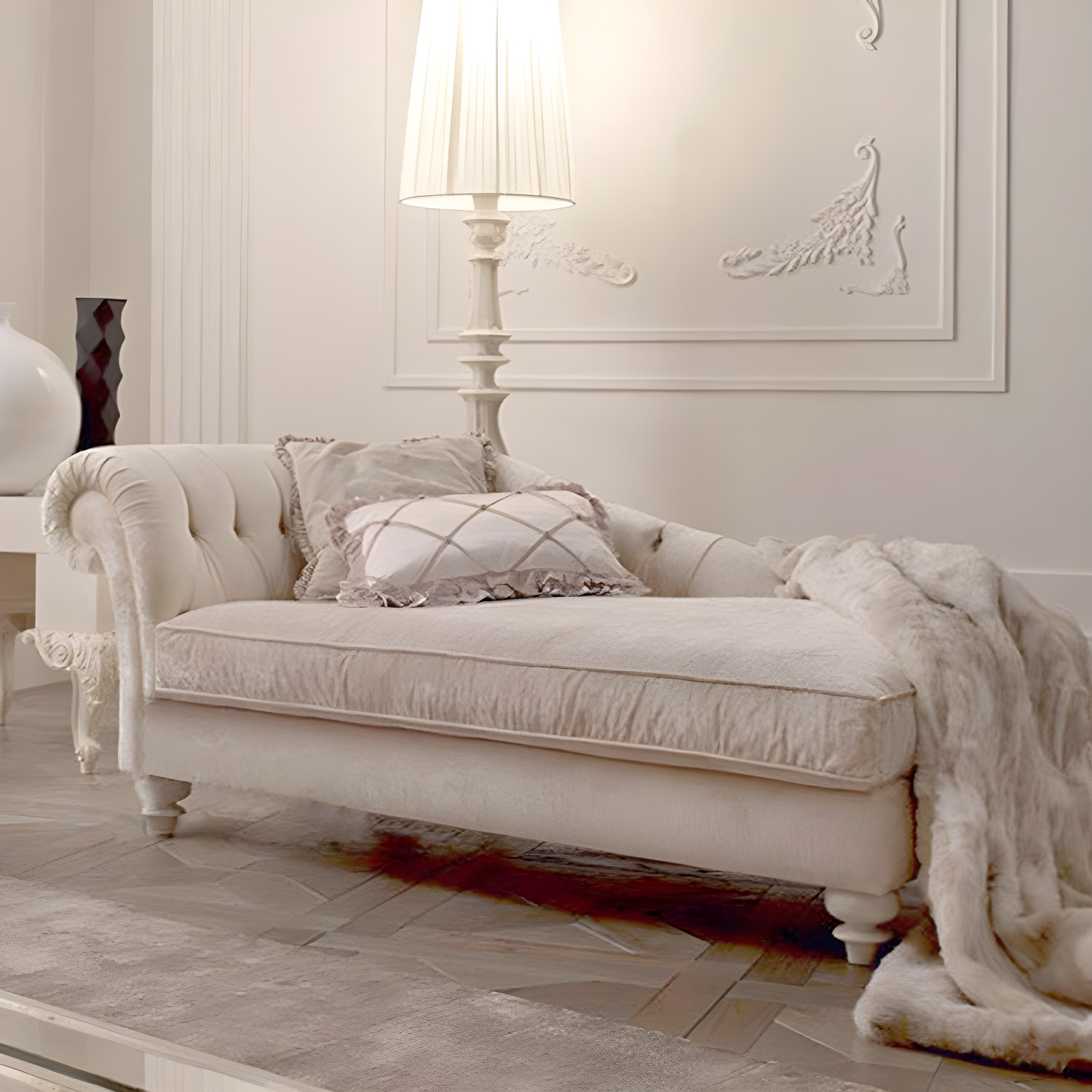 French Country Tufted Chaise Lounge Chenille Chaise with Rolled Arms for Bedroom