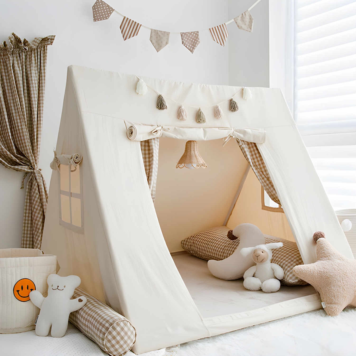 Contemporary Triangular Play Tent UV Resistant Easy Assembly for Outdoor