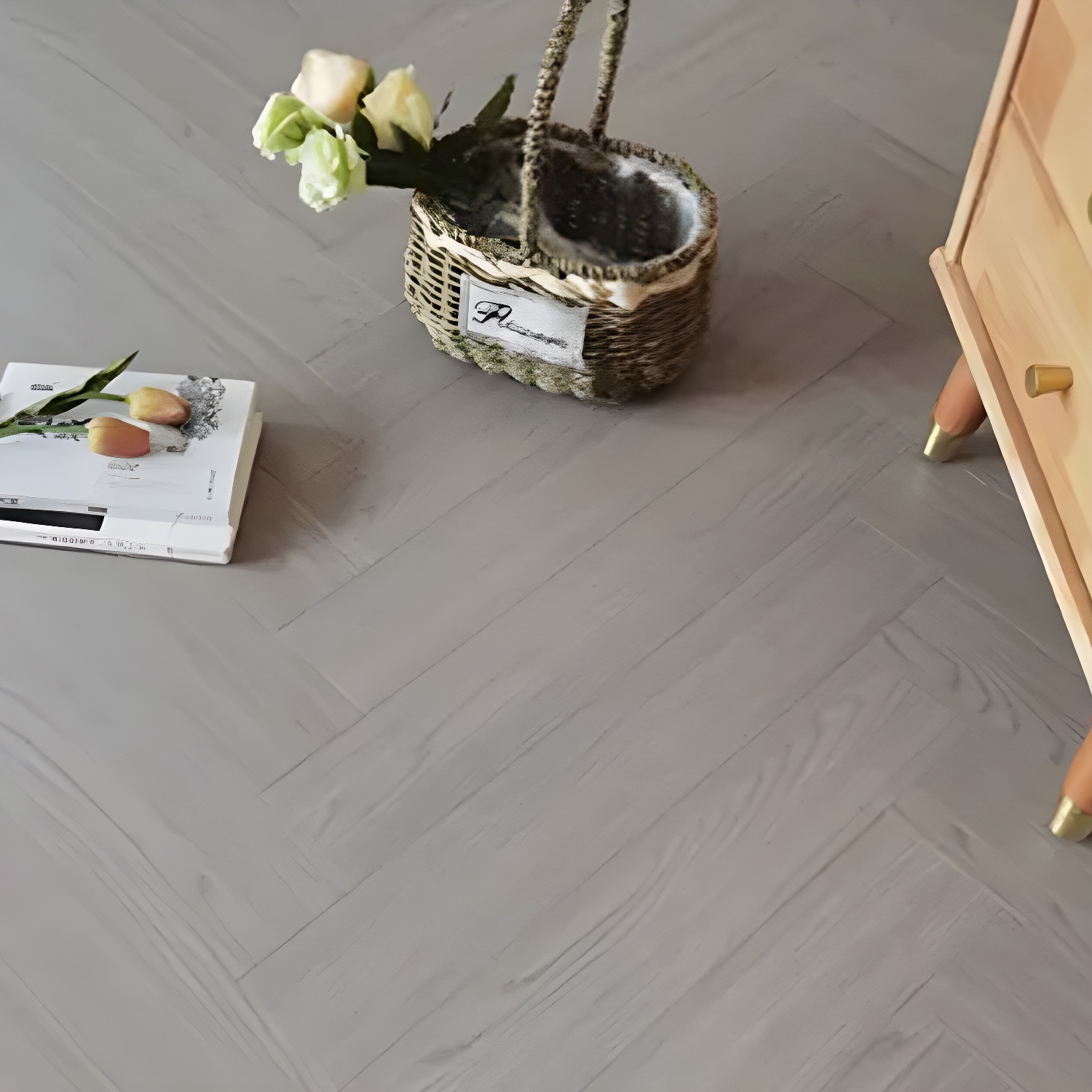 Scratch Resistant Laminate Wood Planks with Wire Brushed Surface Texture for Living Space