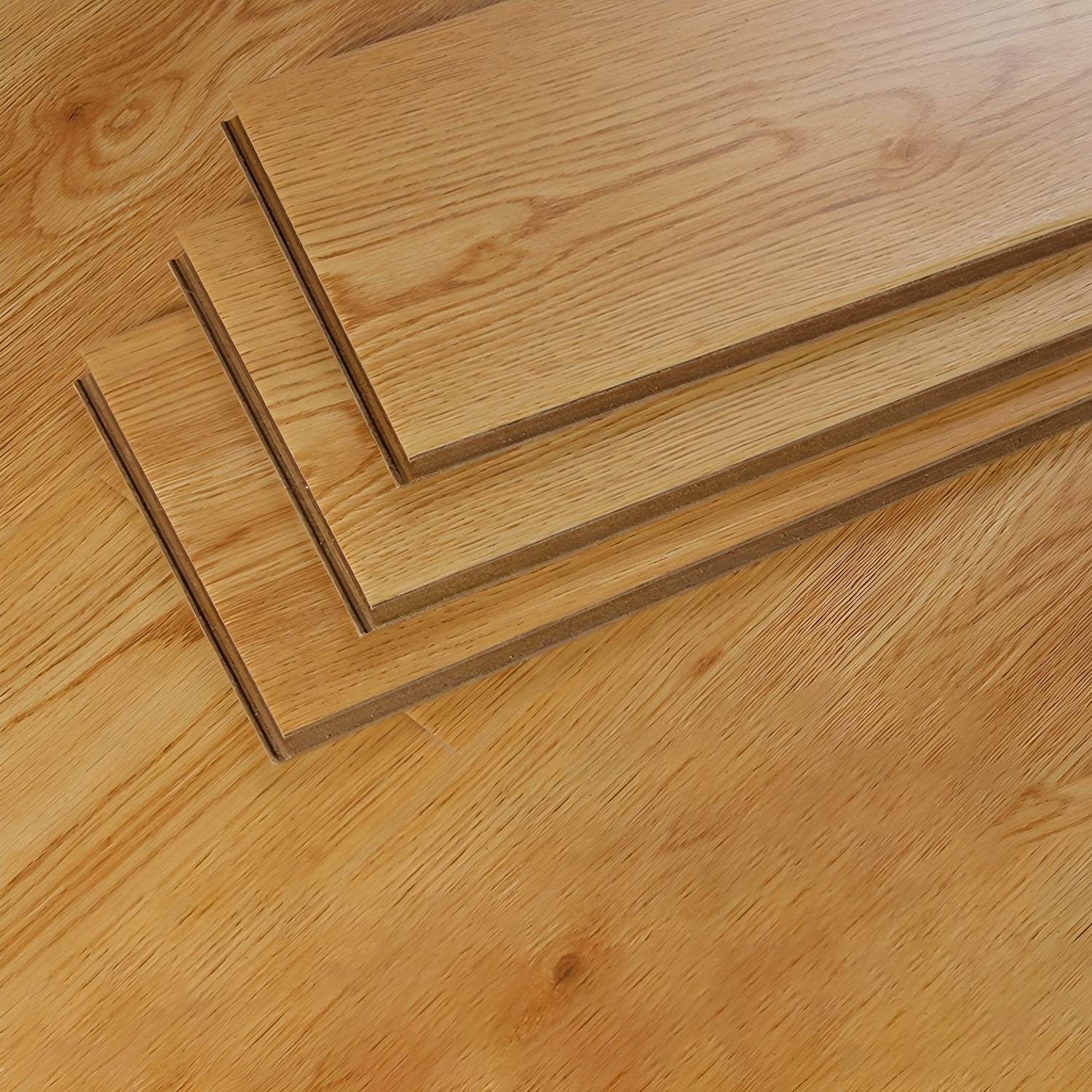 Waterproof Scratch Resistant Laminate Wood Planks - Smooth Surface with Low Gloss for Living Space