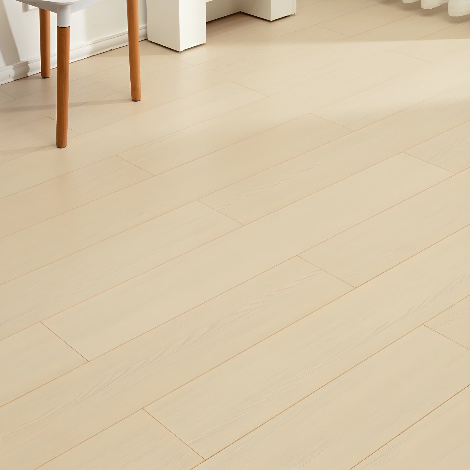 Modern Solid Wood Pine Click-Lock Hardwood Flooring with Matte Finish