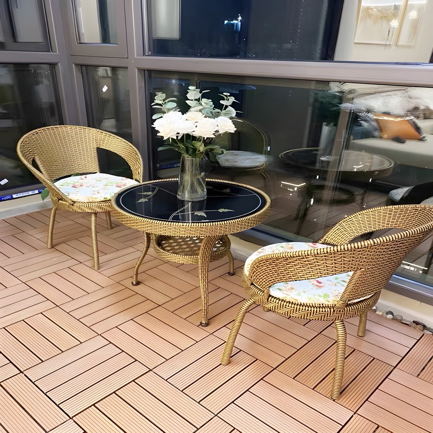 Waterproof and Stain-Resistant Modern Medium Wood Engineered Hardwood Flooring