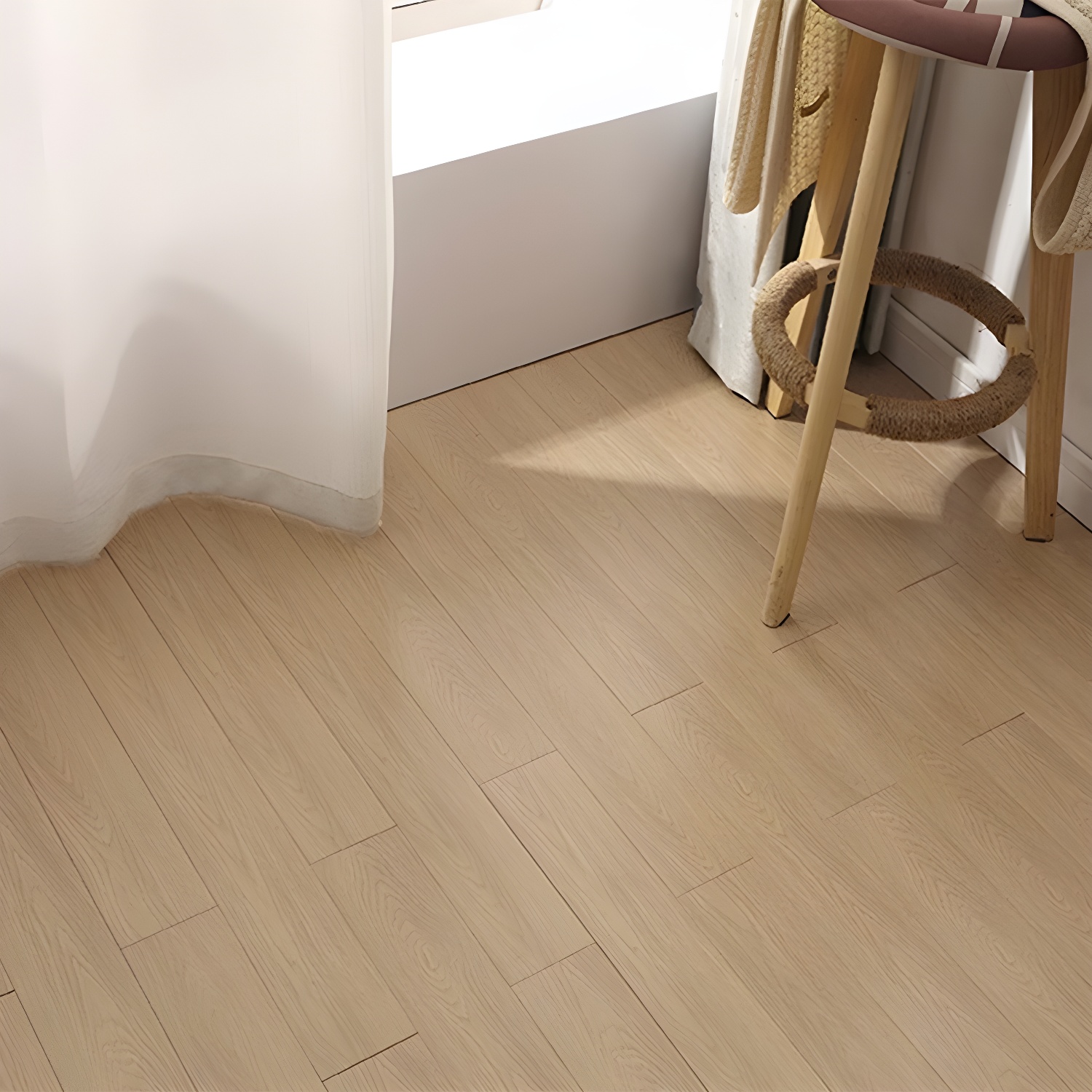 Modern Oak Hardwood Flooring – Waterproof, Scratch Resistant, and Fade Resistant