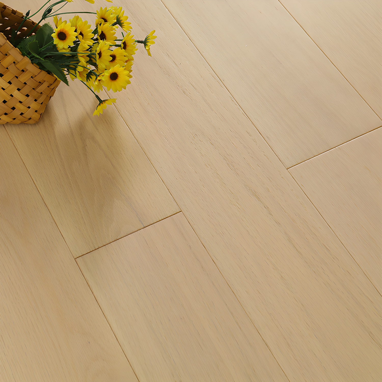 Waterproof Medium Wood Oak Solid Hardwood Flooring - Scratch Resistant, 1.8cm Thickness