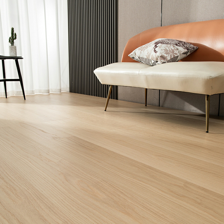 Modern Classic Oak Solid Wood Flooring with Smooth Yellow Matte Finish
