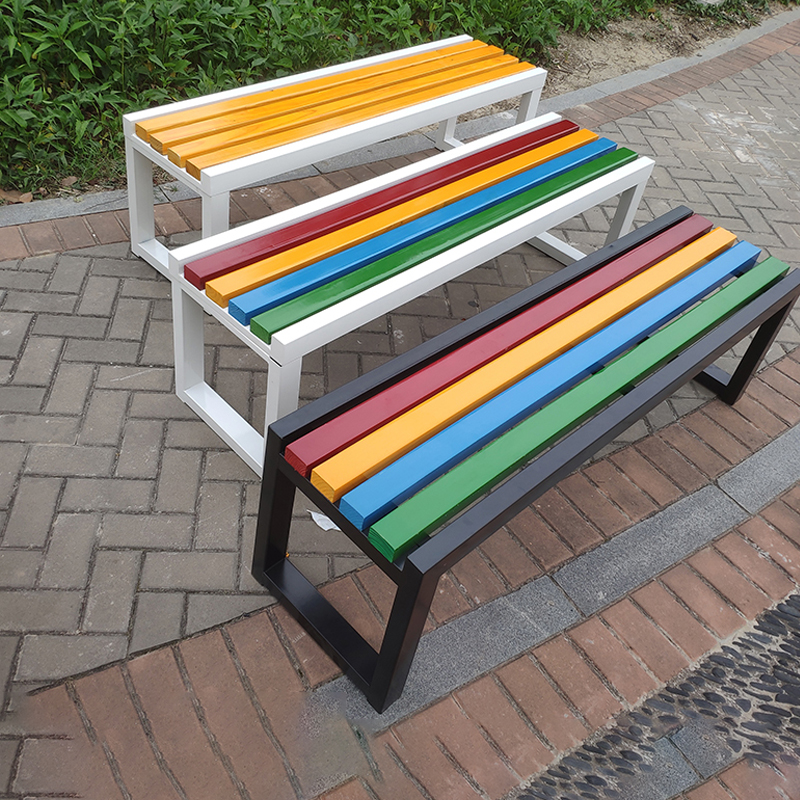 Metal Traditional Outdoor Park Bench with Natural Wood Seating and Corrosion Resistant Frame