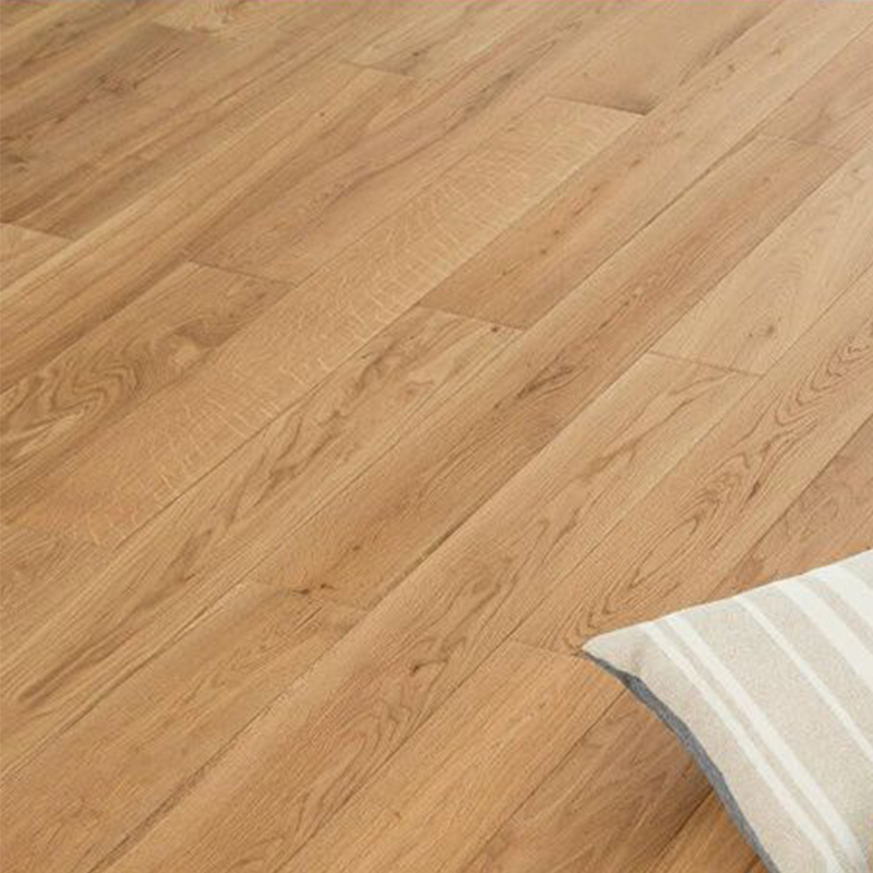 Premium Oak Matte Finish Waterproof Click-Lock Hardwood Flooring for Stylish Homes