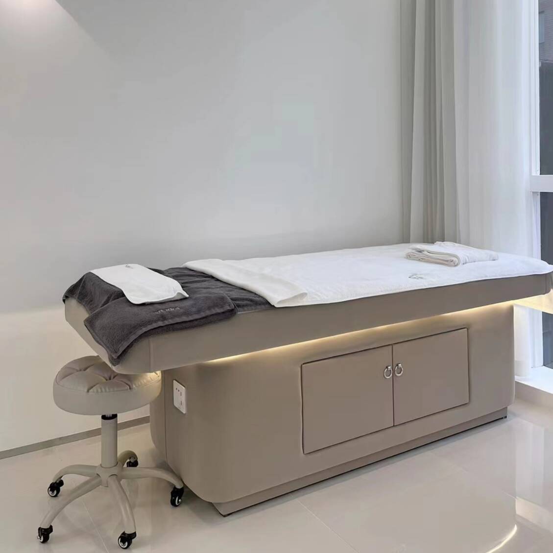 Grey/Beige Fixed Height Massage Bed with Lumber Rectangle Top