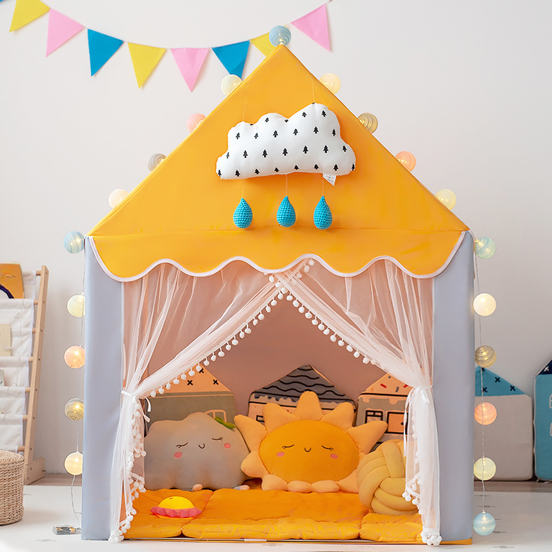 Medium（3'-5'） Square Textile Play Tents for Indoor & Outdoor Use with Door(s), Lights and Floor