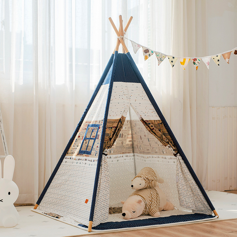 White Triangle Fold-up Medium（3'-5'） Canvas Triangular Play Tent with Lights and Floor