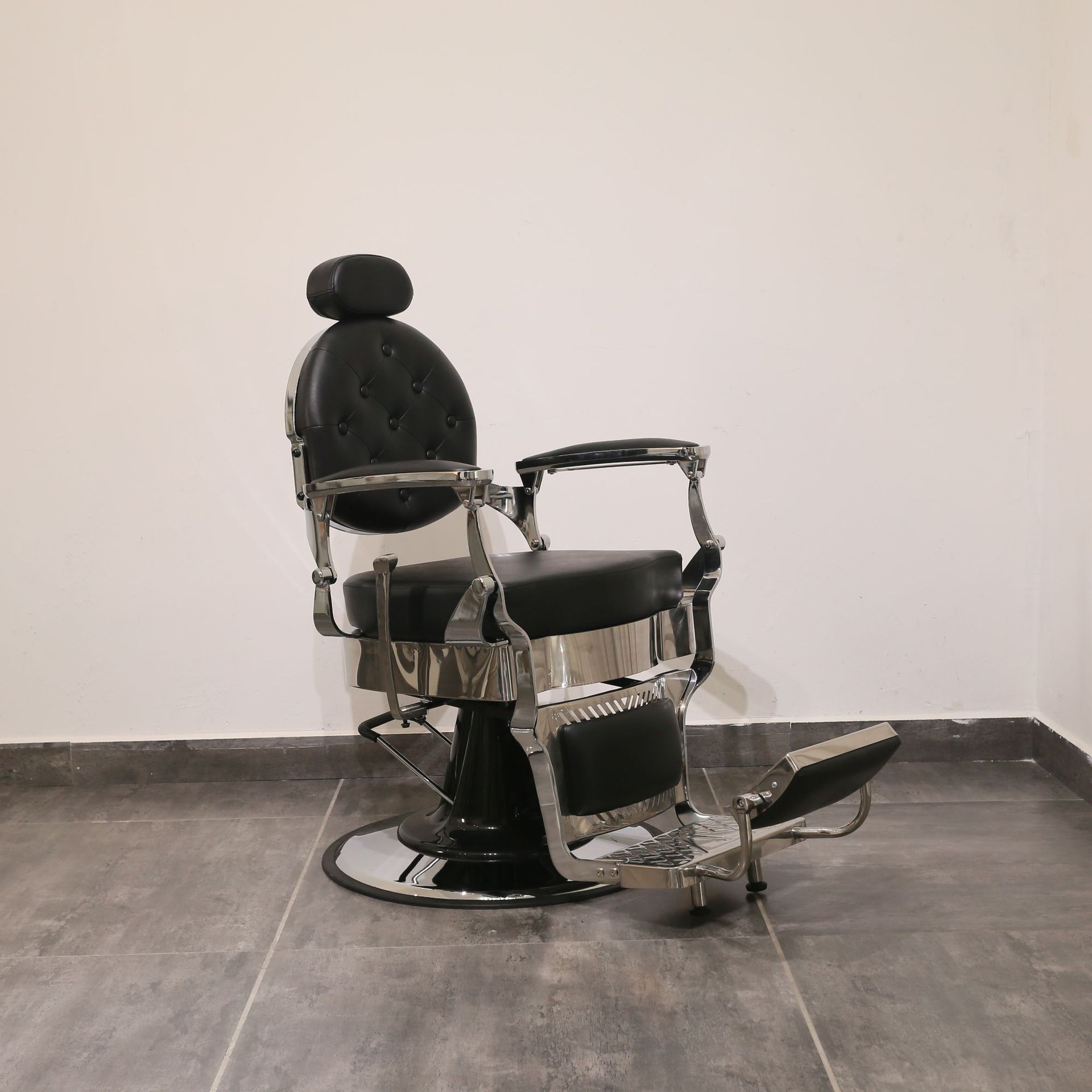 Scratch Resistant Barber Chair with Airy Back and Adjustable Handle