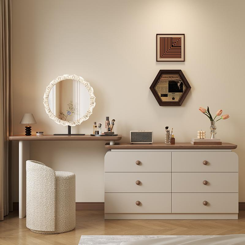 Multi-Purpose Scalable Makeup Vanity with Push-Pull Mechanism