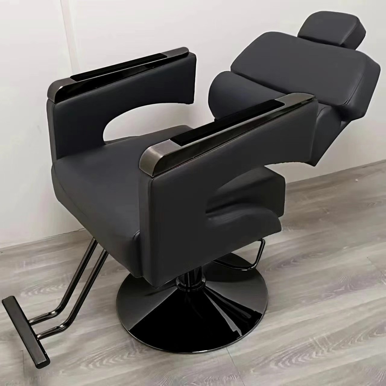 Square Barber Chair with Armrest and Airy Back Style